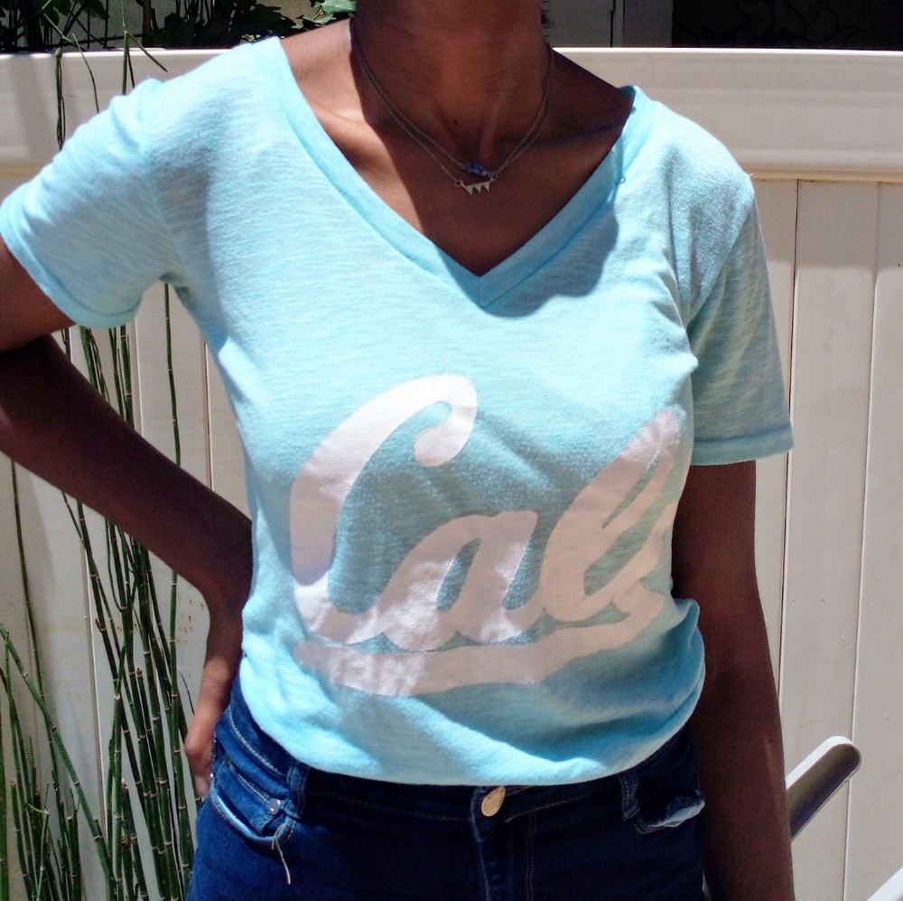 Green Sleeved "Cali" v-neck shirt